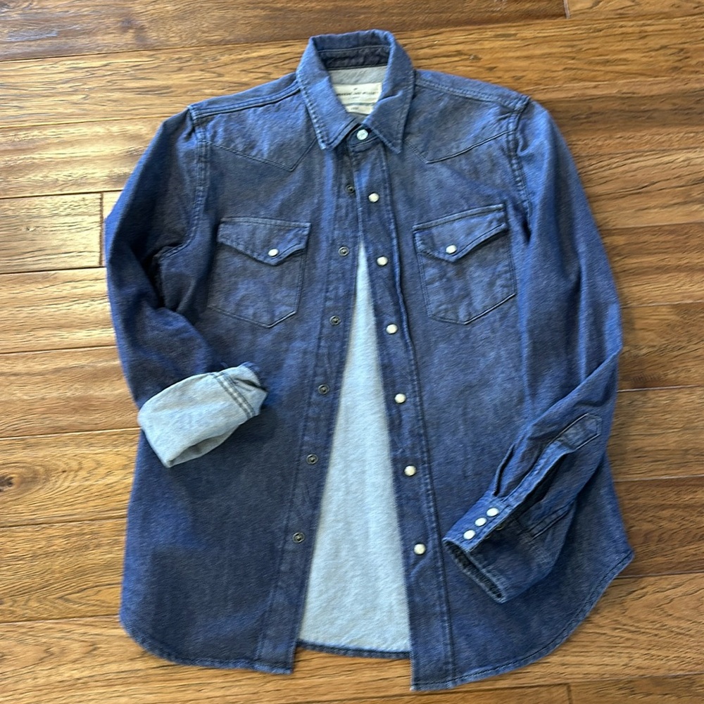 Imogene and Willie denim shirt size small